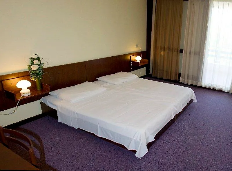 Eva Sunny Hotel & Residence By Valamar Kampor Chorwacja
