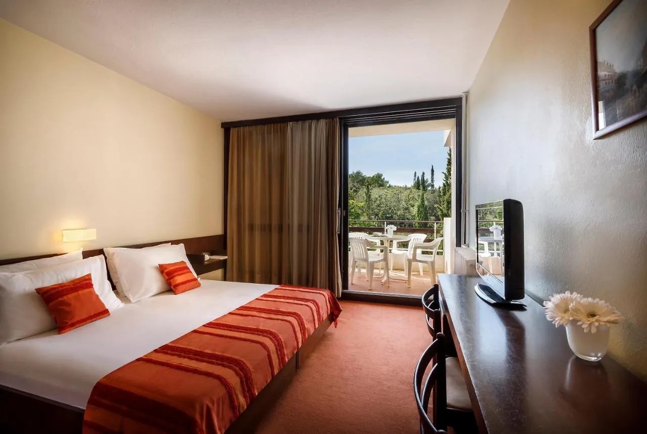 Eva Sunny Hotel & Residence By Valamar Kampor